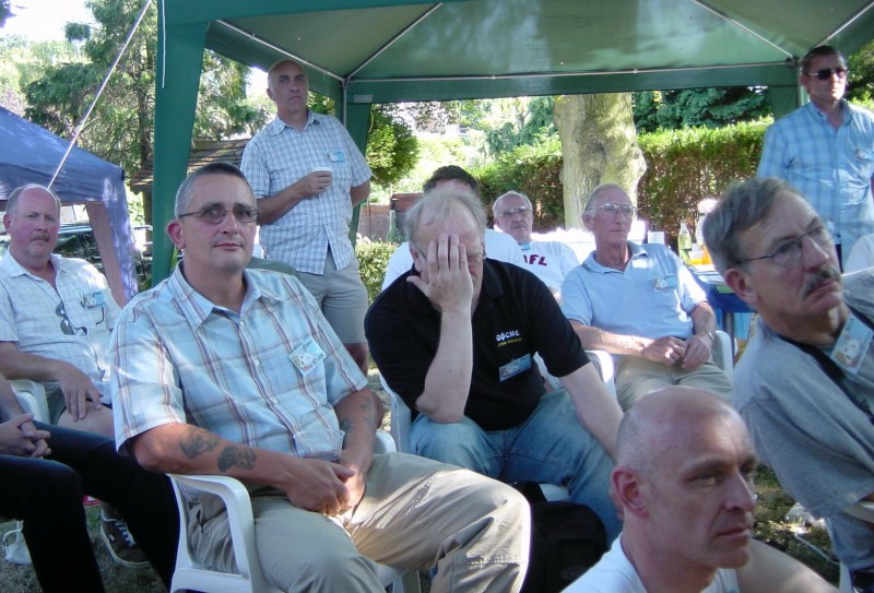 ../Images/Bernard-G8BFL, Steve- G1INK, with Kerry-G0LCS - good luck in your cross-USA cycle trip in 2005 Kerry.jpg
